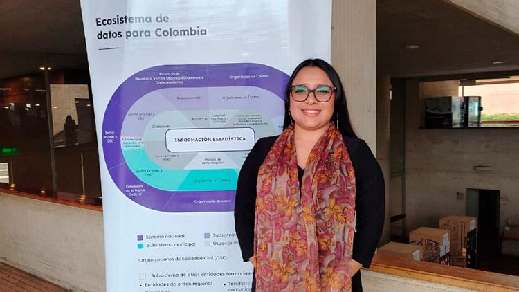 Fotografia de Yennifer Castillo Murcia, funcionaria de la Dirección de Regulación, Planeación, Estandarización y Normalización (DIRPEN) del DANE