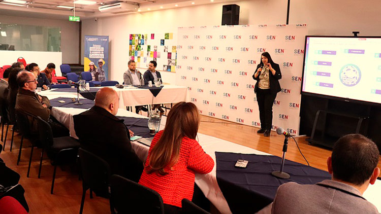Fotografía de asistentes a la presentación del Plan Estadístico Nacional (PEN) 2023-2027 en el auditorio del DANE, sede DANE central, Bogotá